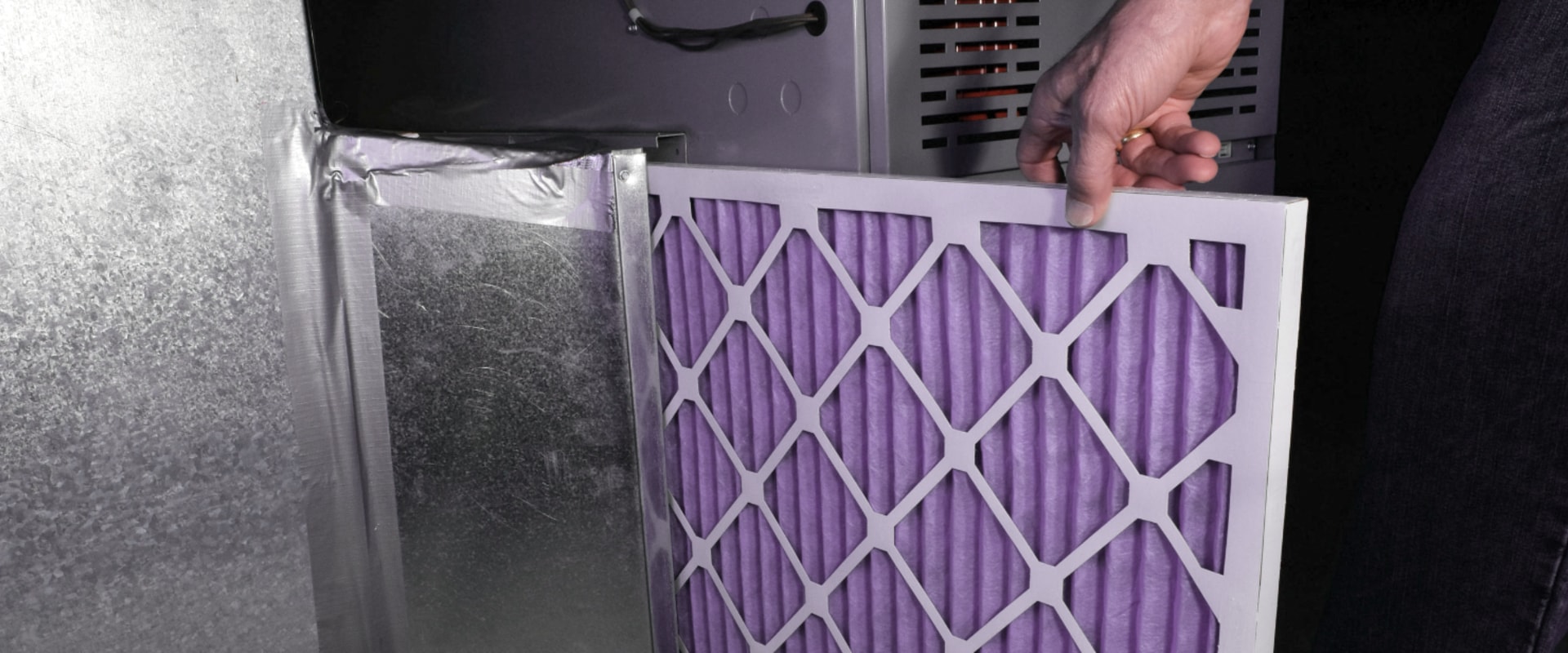 The Benefits of Furnace HVAC Air Filters 16x20x4 Compared to 20x25x1 Air Filters for Cleaner Airflow